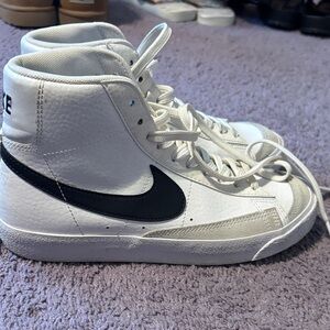 Nike Kids White and Black Hightop Sneakers 5Y
